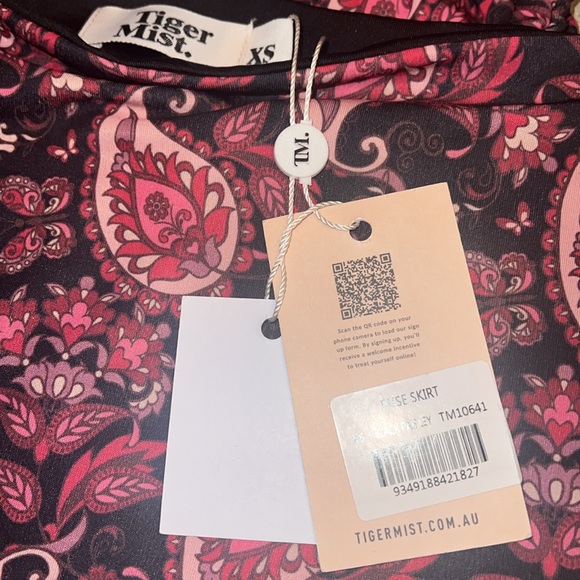 Tiger Mist Black Paisley Ruse Skirt - Picture 2 of 3